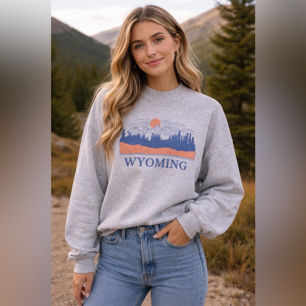 American Eagle Outfitters Gray Wyoming Graphic Crewneck with Blue & Orange Print
